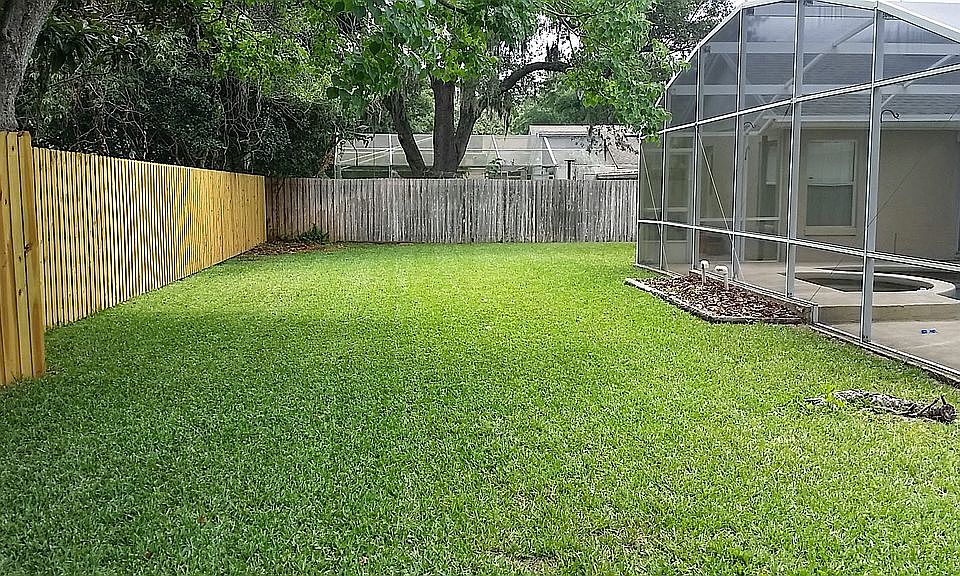 2nd image of 6825 Oakmore Ln