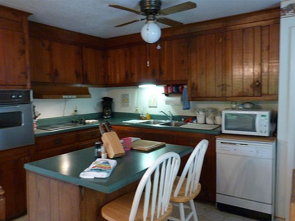 5th image of 527 Willow Ln