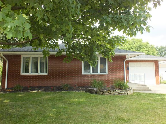 3rd image of 554 Empire Dr N