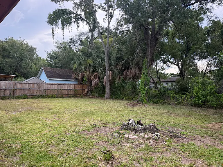 4403 Dolphin Dr — Photo 6