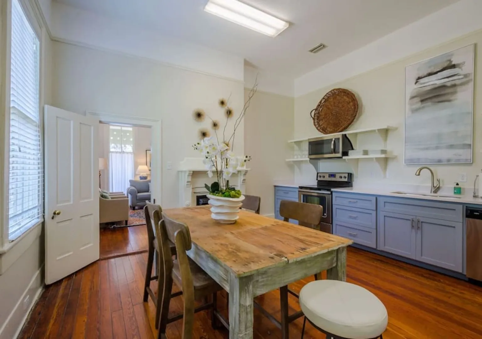 The Austin House Downtown — Photo 1