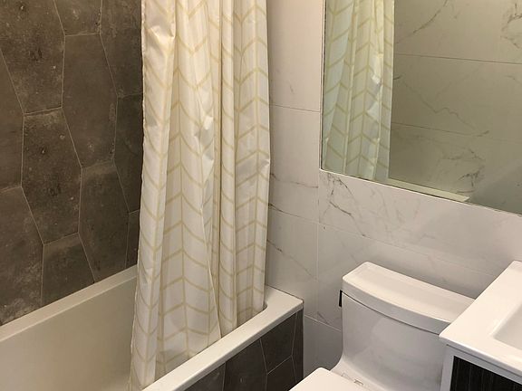 4th image of 219 Manhattan Ave APT 2L