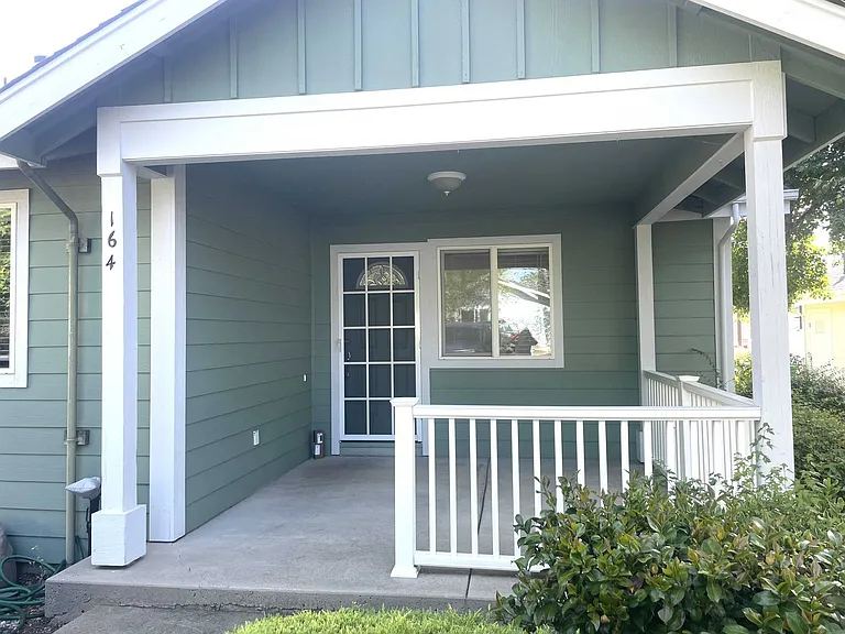 164 Highlands Ct — Photo 18
