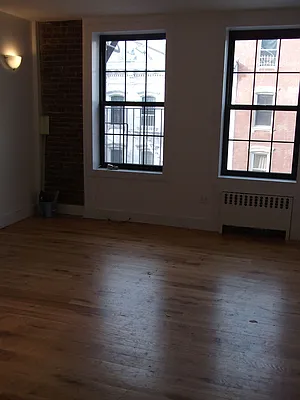 Rented by Nooklyn NYC LLC | media 8