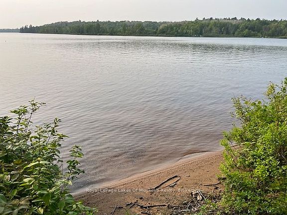 3rd image of 801 Sand Hill Rd