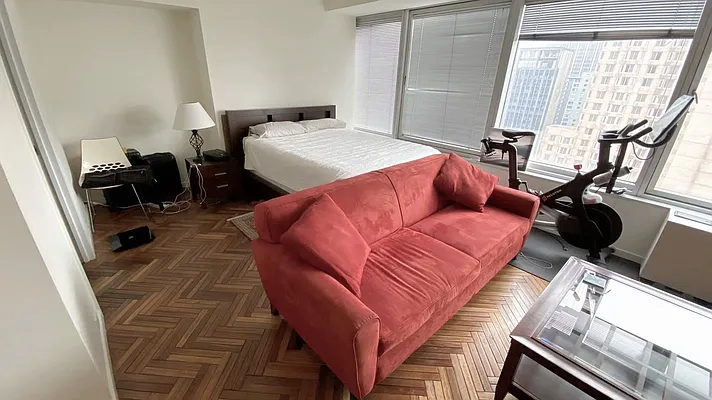 Rented by R New York | media 11