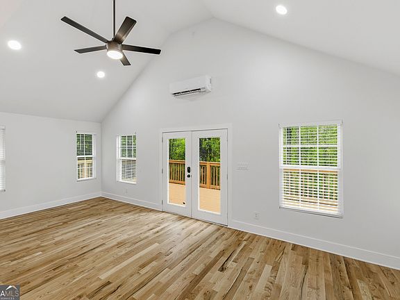 5th image of 458 Almond Cir