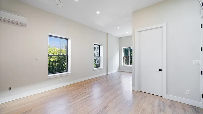 Rented by Nooklyn NYC LLC | media 17