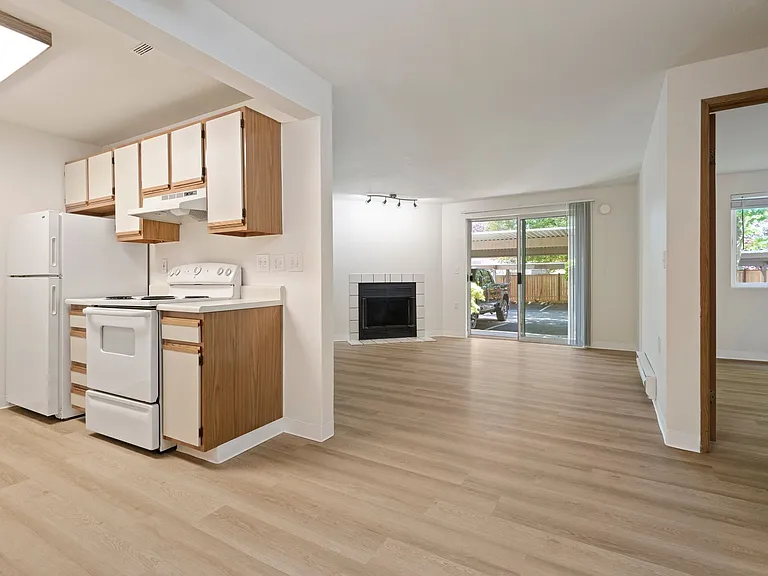 Glenbrook Apartments — Photo 8