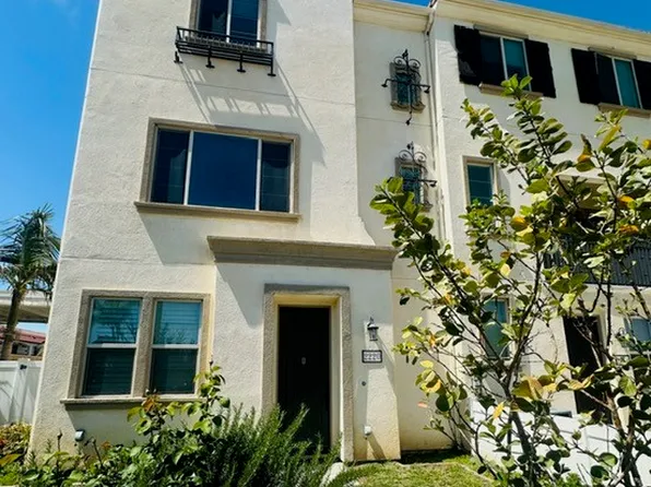 2220 W Anacasa Way, Anaheim, CA 92804