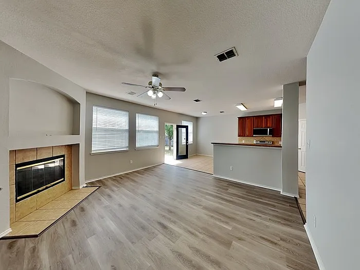 8209 Swan Park Dr — Photo 4