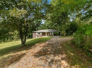 31 E Starnes Cove Rd, Asheville, NC 28806