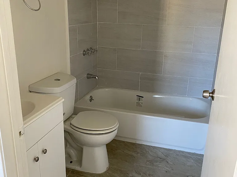 14714 Titus St #2 — Photo 13