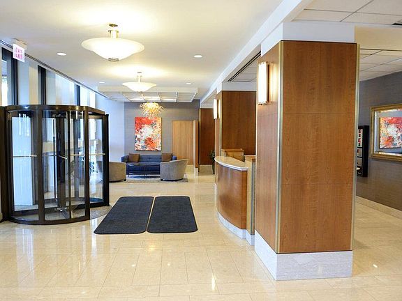 Grand lobby w/ 24 hour on duty security