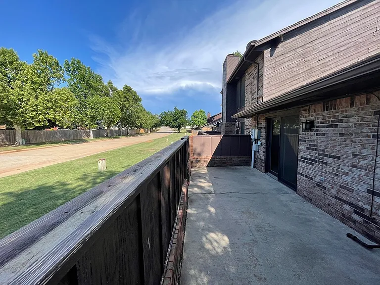 4707 Hemlock Ln — Photo 10