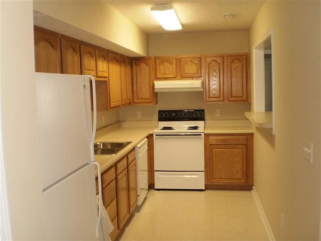 1st image of 1443 W Rebecca Pkwy