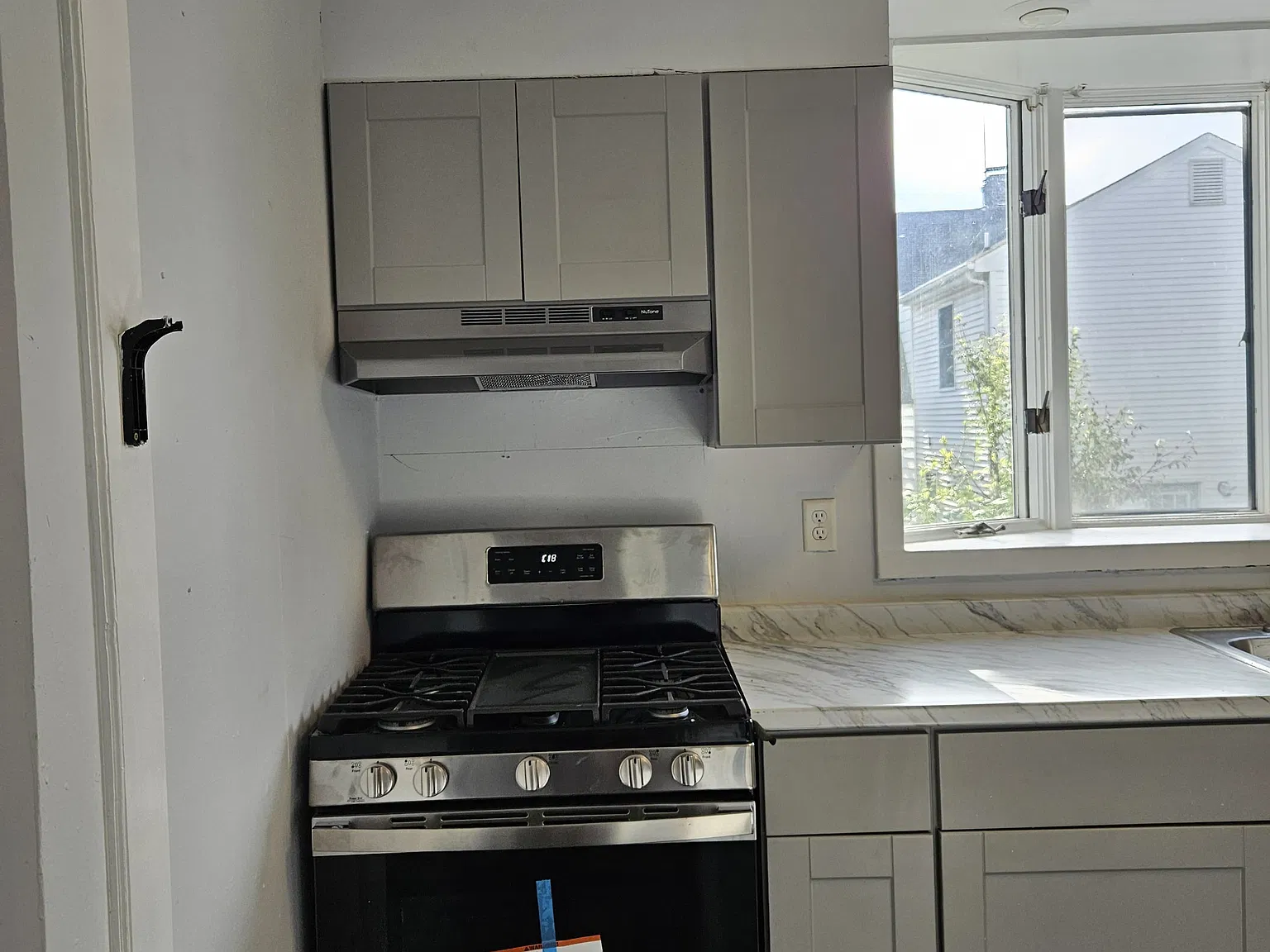 31 Ellen St — Photo 4