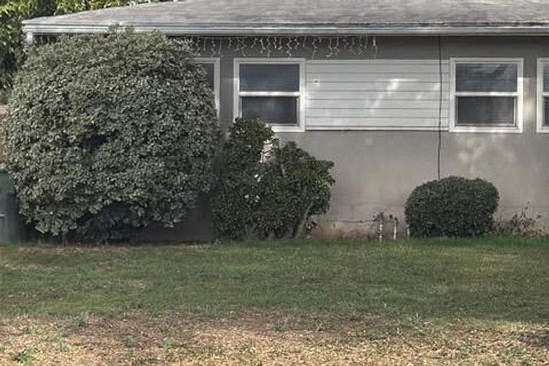 2nd image of 2515 Prospect Ave