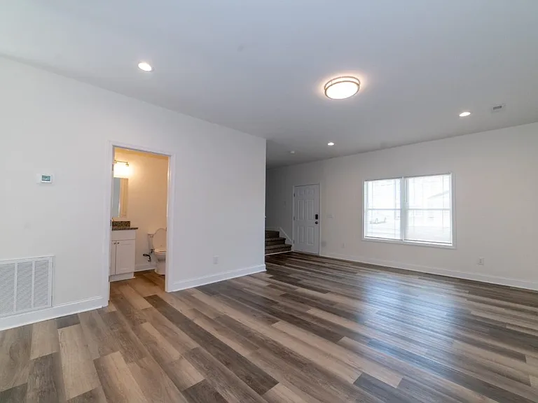 Midway Townhome — Photo 5