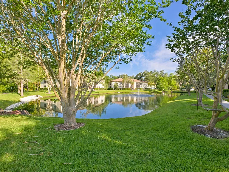 3301 Crystal Ct E #O — Photo 27