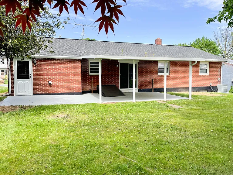 1730 Hemlock Rd — Photo 36