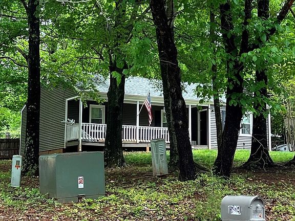 3rd image of 414 Willow Oak Ter