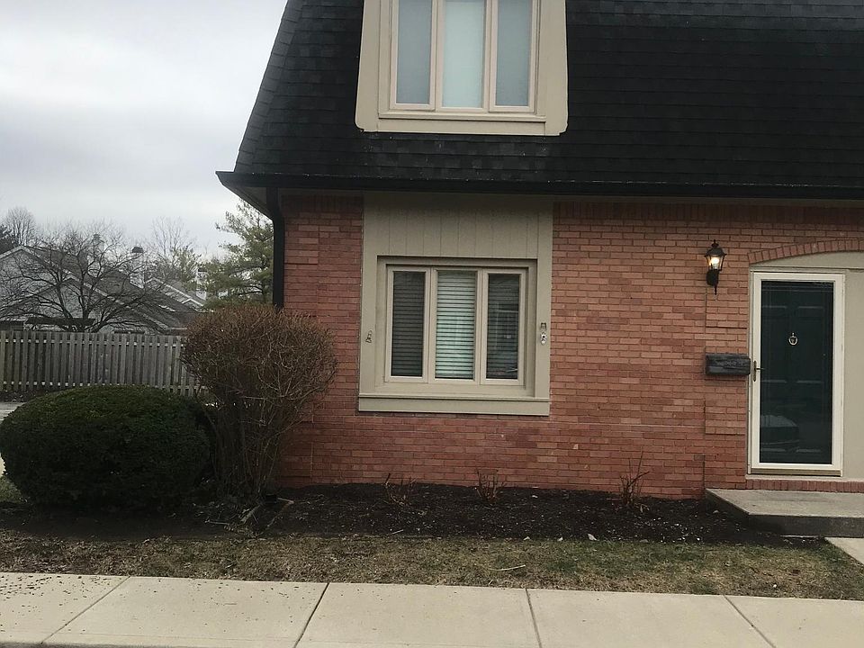1st image of 1141 Canterbury Sq S