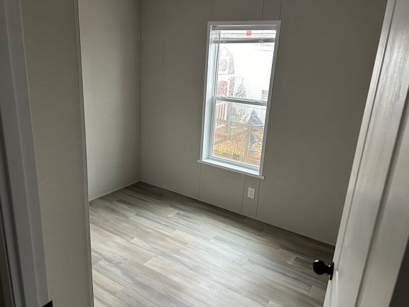 4th image of 207 Hickory Ave #207