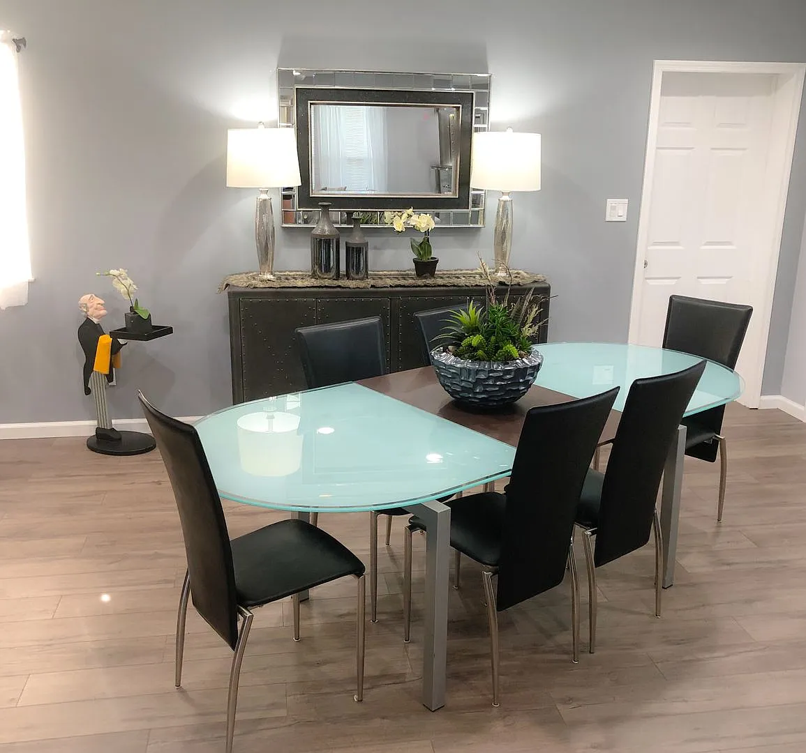 Fully Furnished Short-term rental Includes internet, cable, washer, dryer, etc — Photo 4