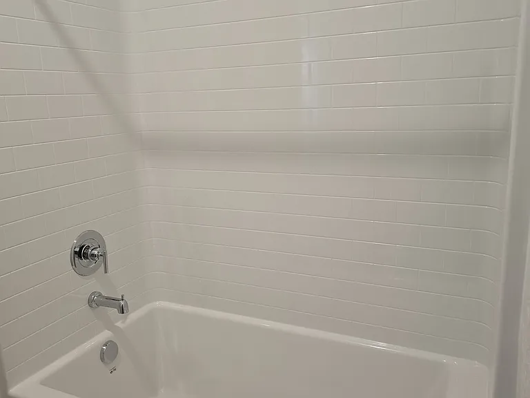 2584 W Cambridge St — Photo 14