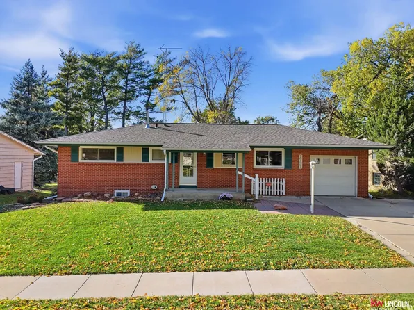 1731 E Manor Dr, Lincoln, NE 68506