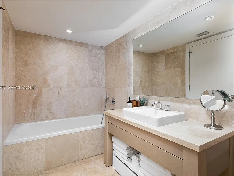 102 24th St #1013 — Photo 33