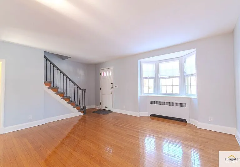1539 Ralworth Rd — Photo 2