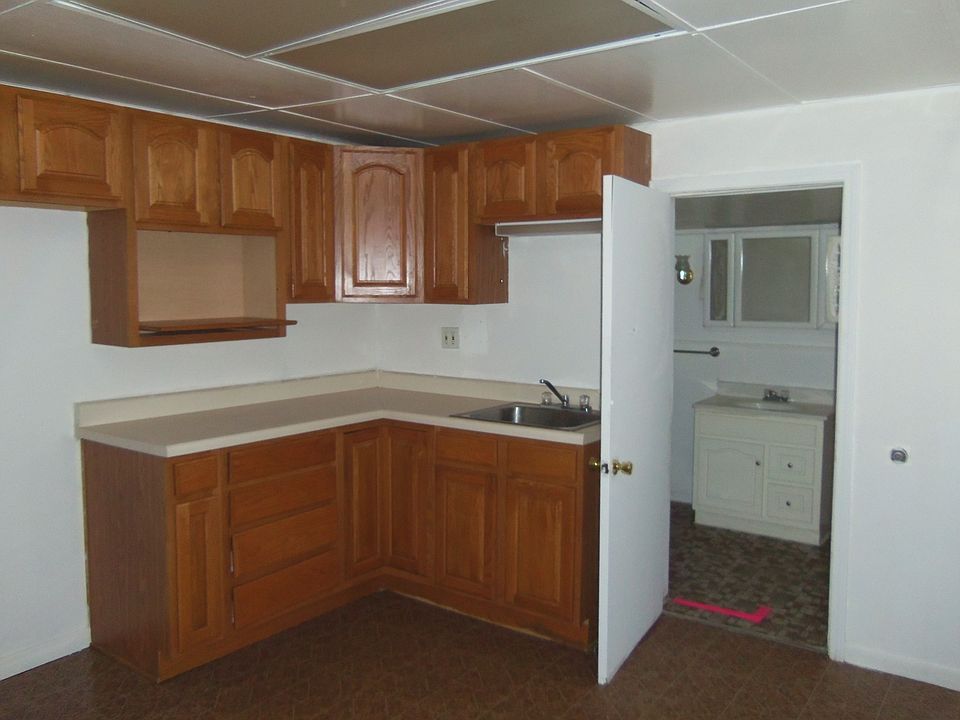 2nd image of 7623 Water St