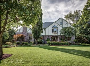 38 Knights Ct, Upper Saddle River, NJ 07458