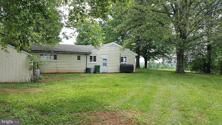 1st image of 40577 Browns Ln