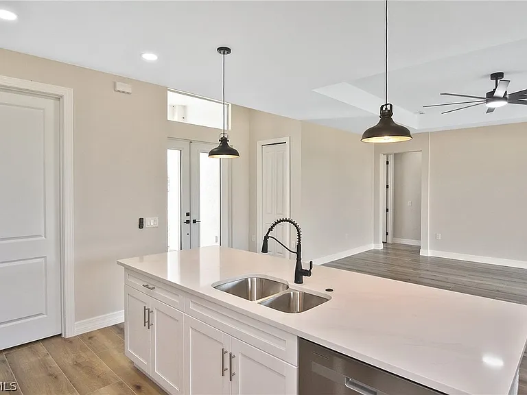 1906 NW 28th Ave — Photo 12