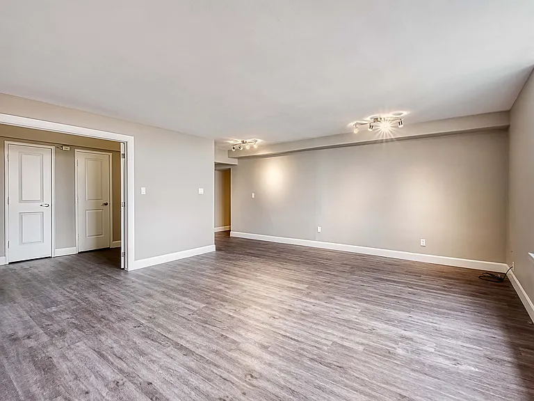 8787 Riverside Dr E — Photo 55