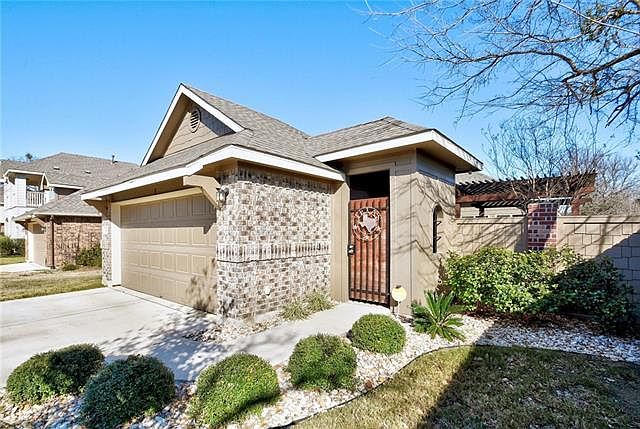 1st image of 502 Stonewood Ln
