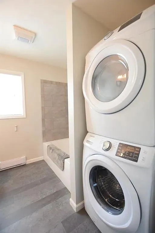1 bed, 2304 sqft, $700 — Photo 2