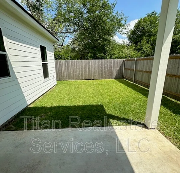 124 Jagged Grove Ln — Photo 5
