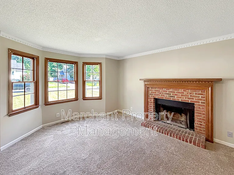 118 Creek Dr — Photo 4