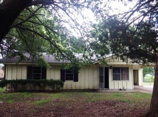 1257 Belfast St, Greenville, MS 38703