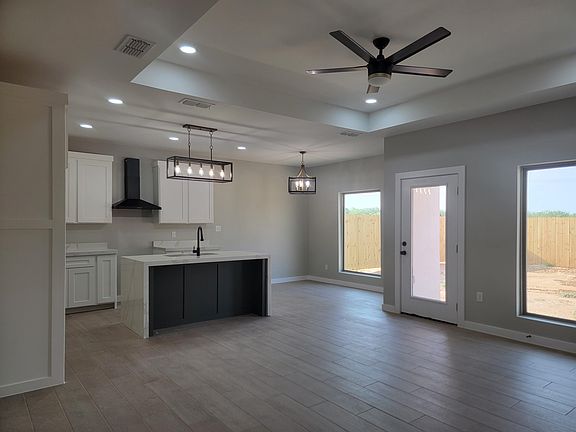 2nd image of 5011 Nispero Ln