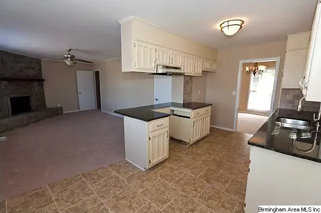 4 bed, 1655 sqft, $1,700 — Photo 4