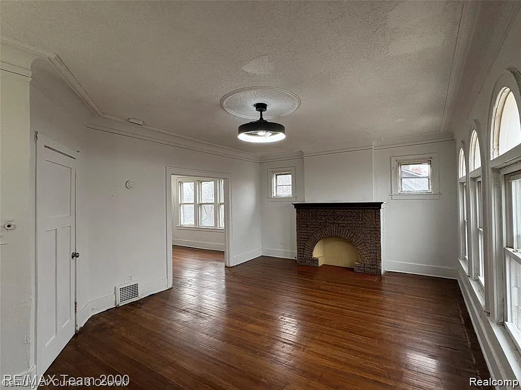Building Photo - 2683 Clements St