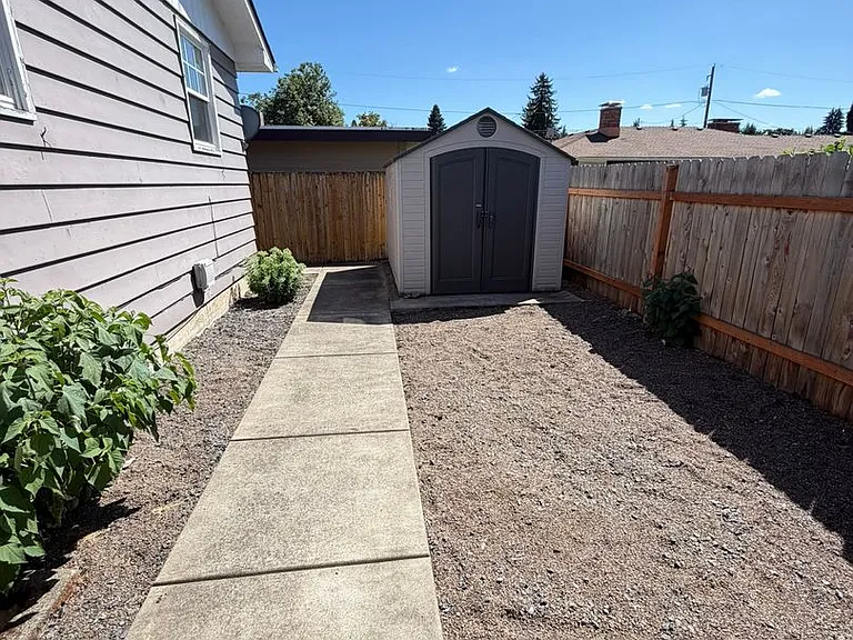 550 Carlson Dr — Photo 38