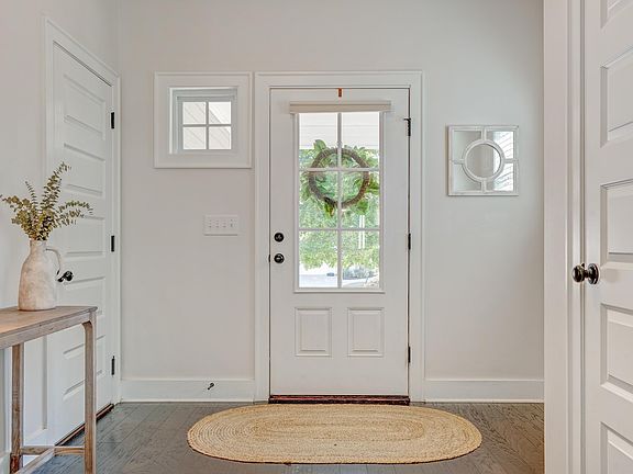 4th image of 3938 Crest Lndg