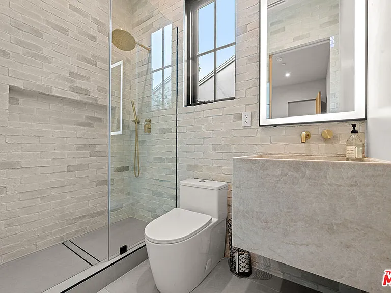 4740 Sunnyslope Ave — Photo 24