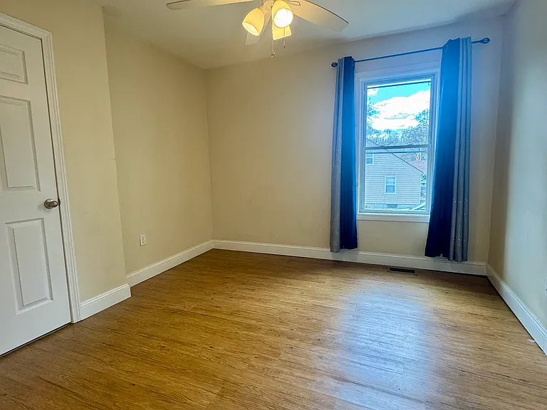 1 Hilton Ave #1 — Photo 11